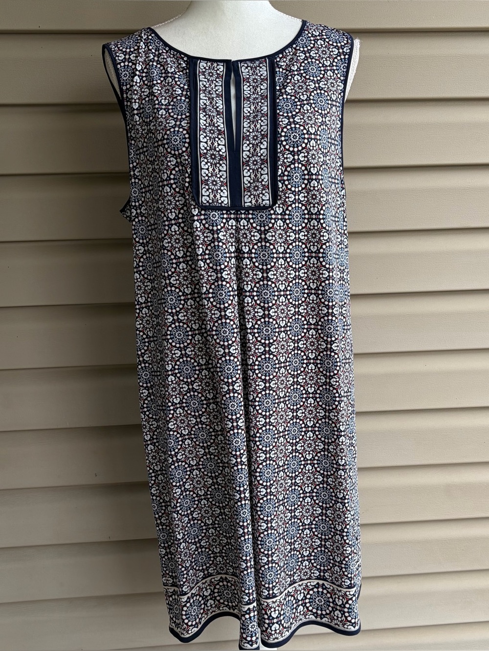 •Max Studio• Sleeveless Patterned Knit Shift Dress – Size XL
